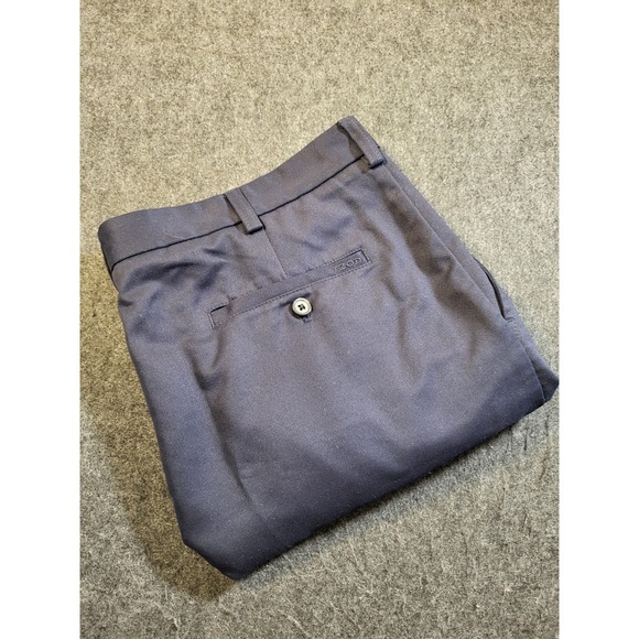 Izod Other - Izod Golf Shorts Classic Navy  Golf Shorts Sz 38 Polyester